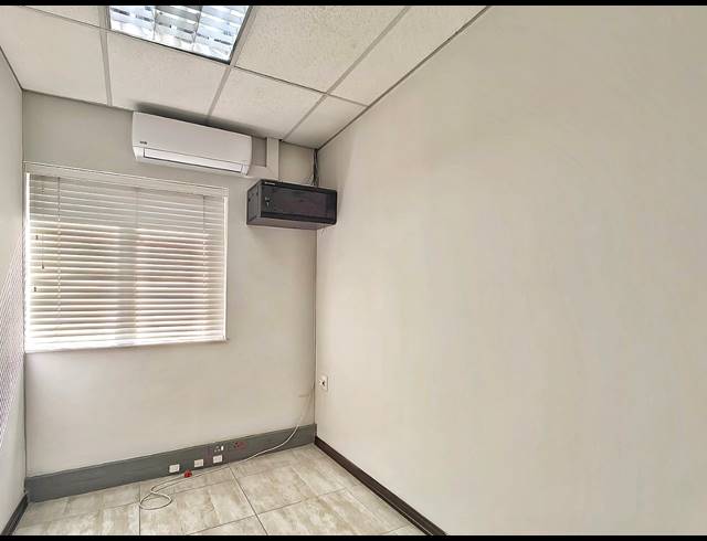 252M² OFFICE TO LET IN WILLOWBROOK